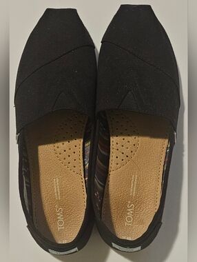 TOMS Women's Black Canvas Slip-On Espadrilles